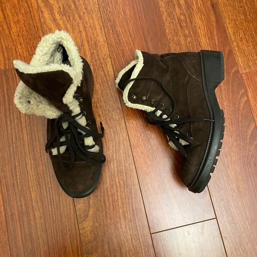 Aquatalia Lenore Brown Suede Shearling Lining Boot Size 6